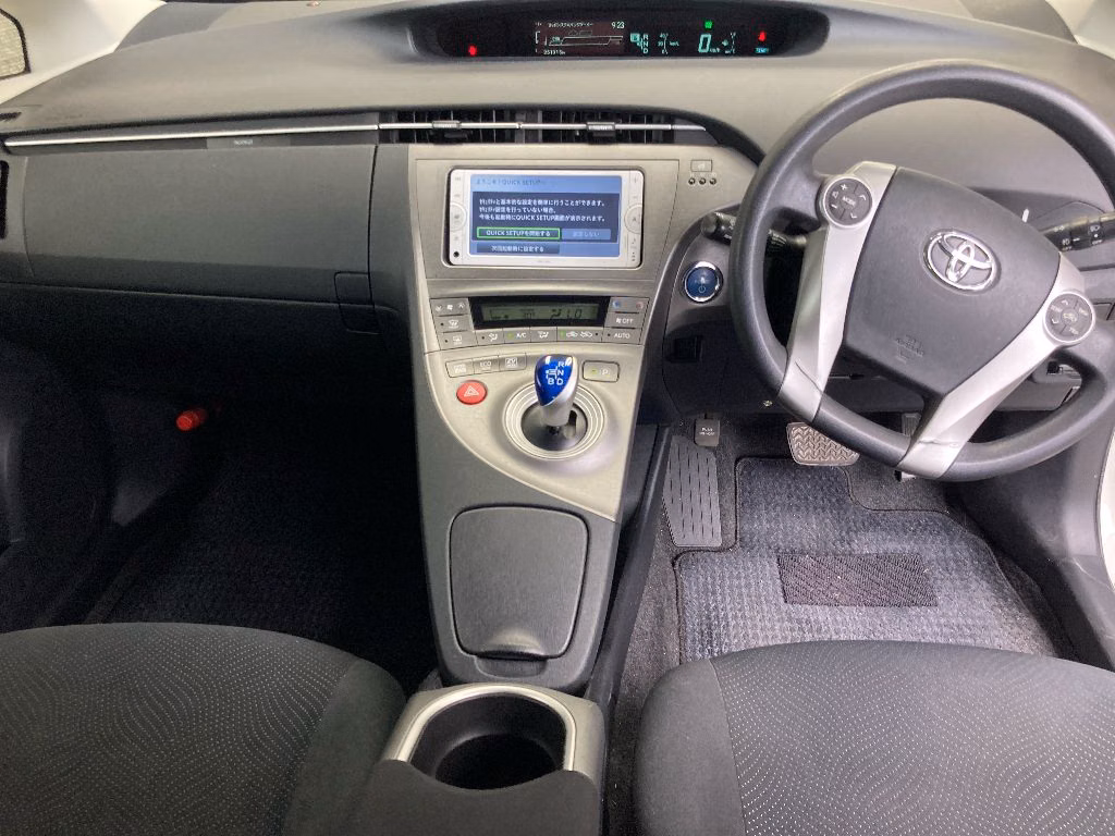 TOYOTA PRIUS