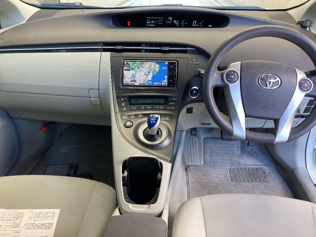 TOYOTA PRIUS