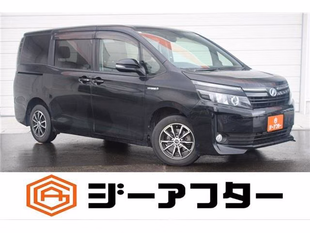 TOYOTA VOXY