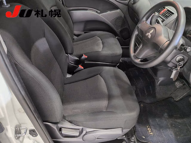 MITSUBISHI COLT