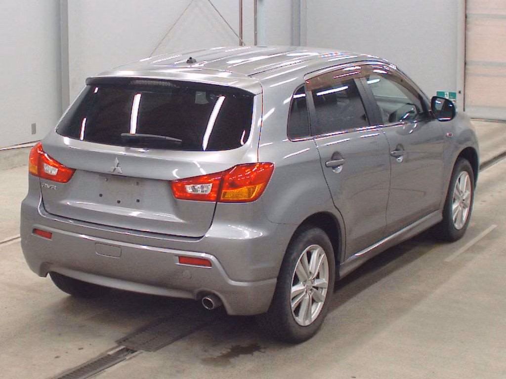 MITSUBISHI RVR