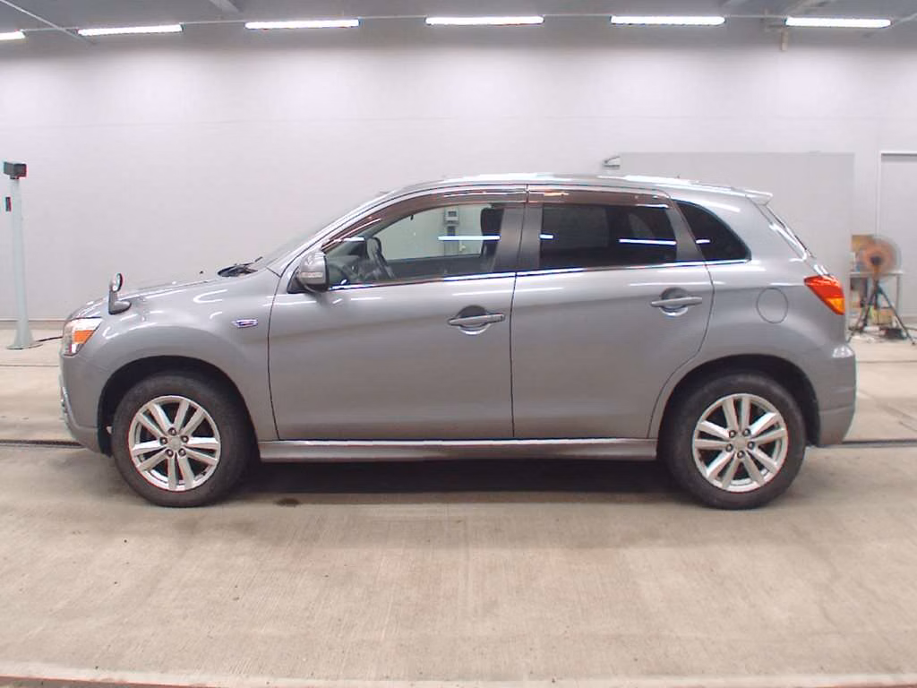 MITSUBISHI RVR