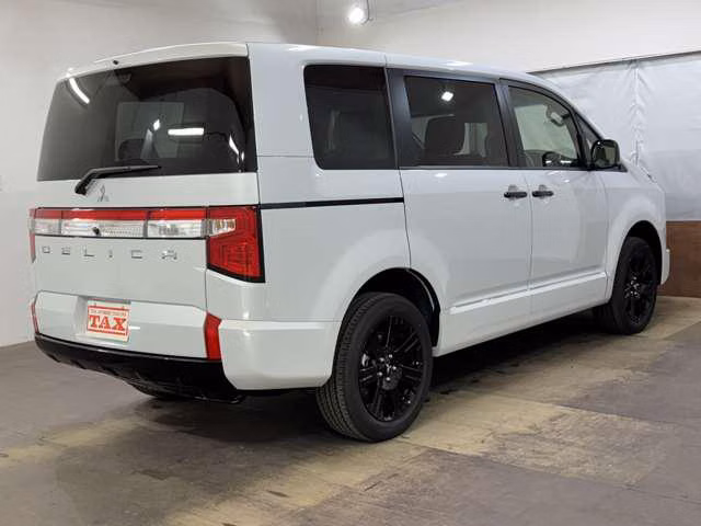 MITSUBISHI DELICA D:5