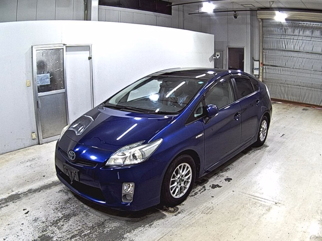 TOYOTA PRIUS
