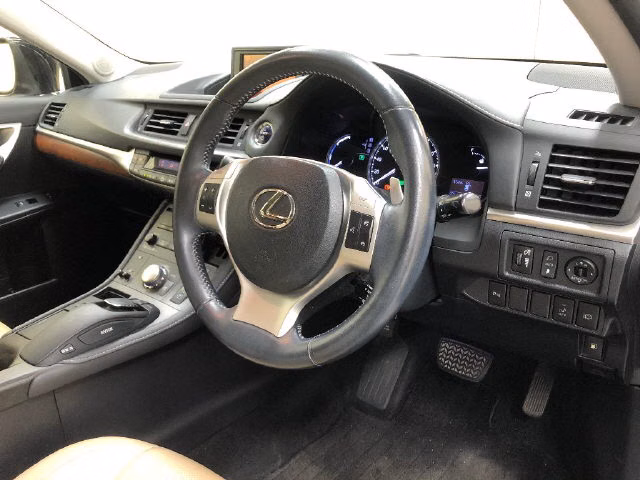 LEXUS CT200H