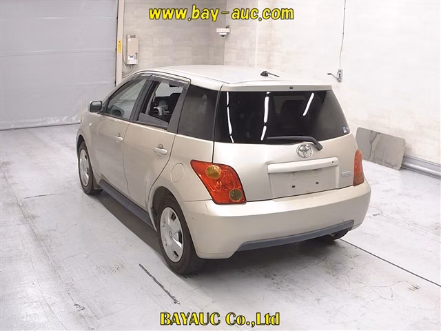 TOYOTA IST