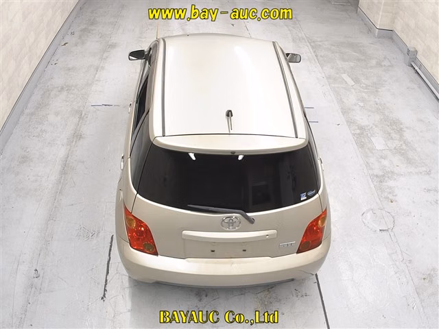 TOYOTA IST