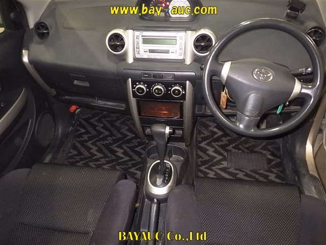 TOYOTA IST