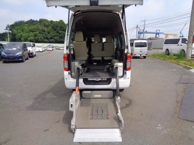 NISSAN NV350 CARAVAN