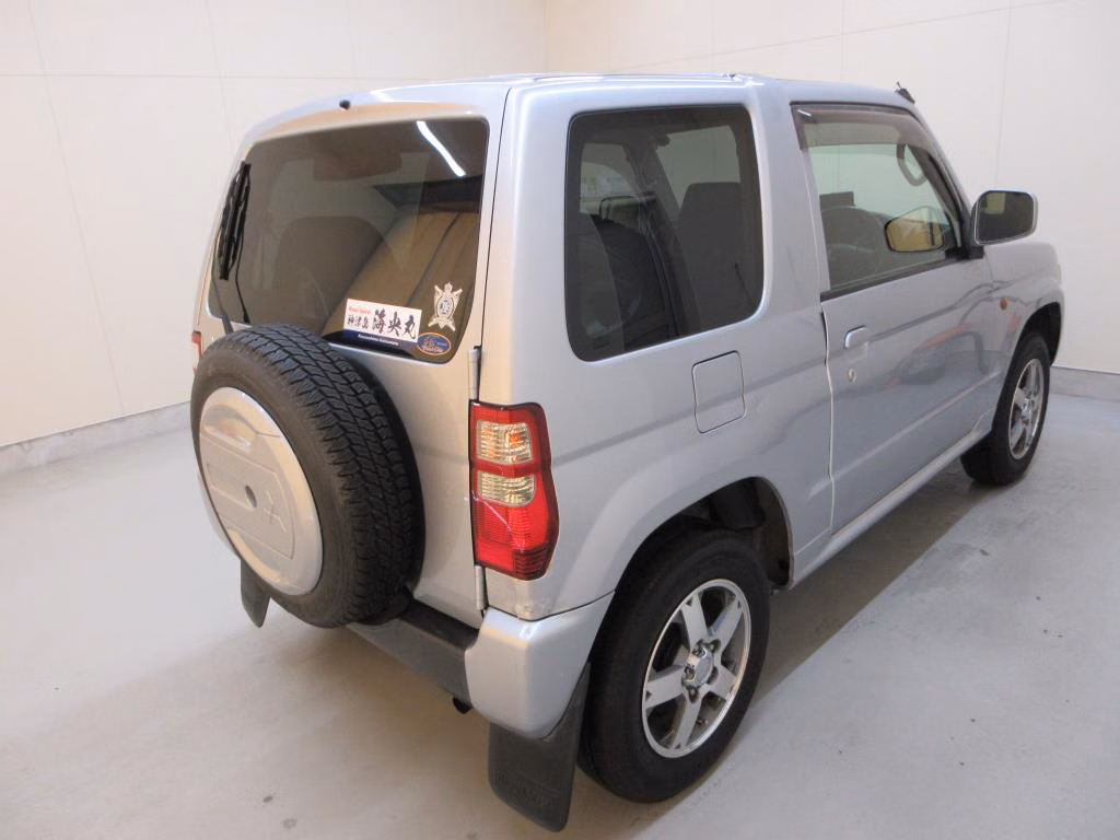 MITSUBISHI PAJERO MINI