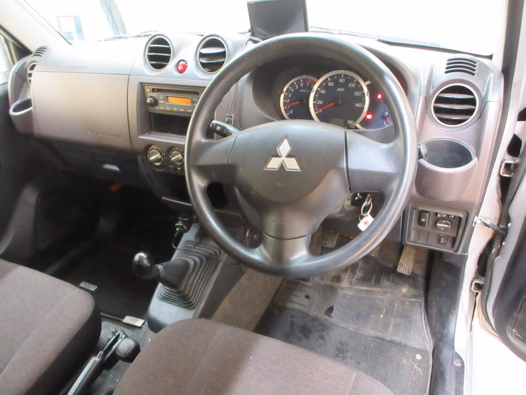 MITSUBISHI PAJERO MINI