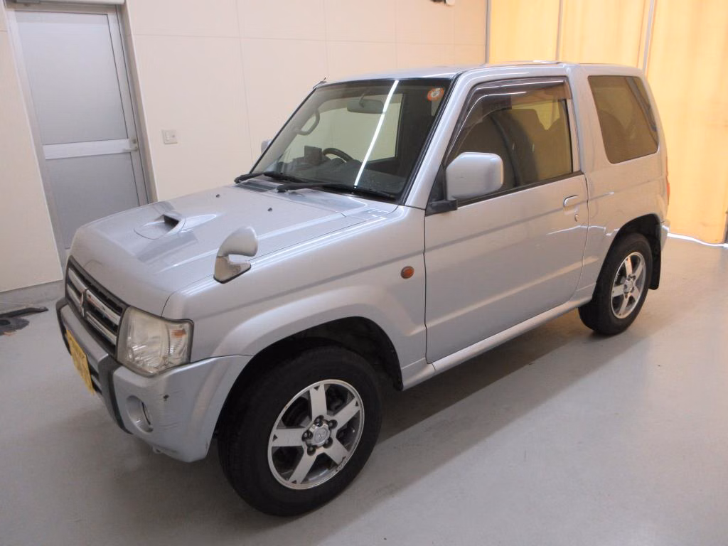 MITSUBISHI PAJERO MINI