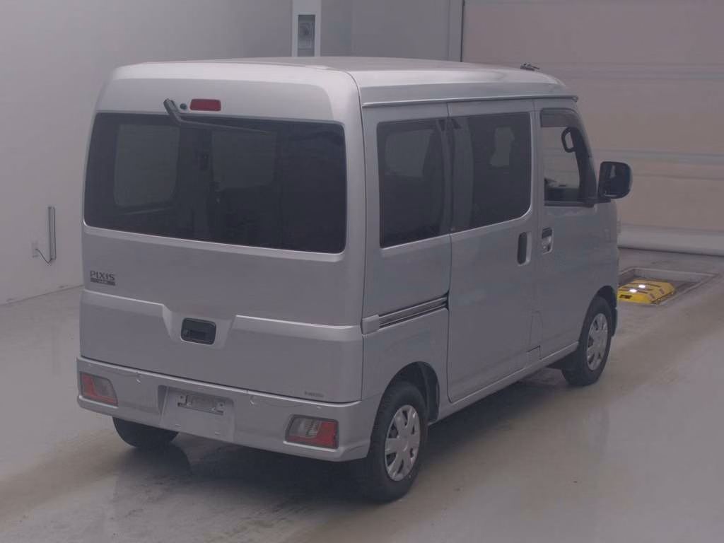 TOYOTA PIXIS VAN