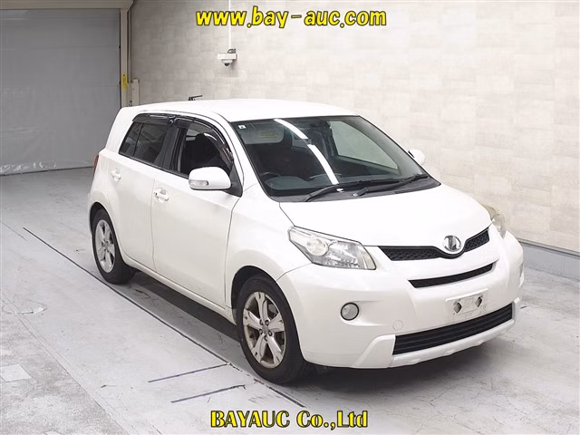 TOYOTA IST