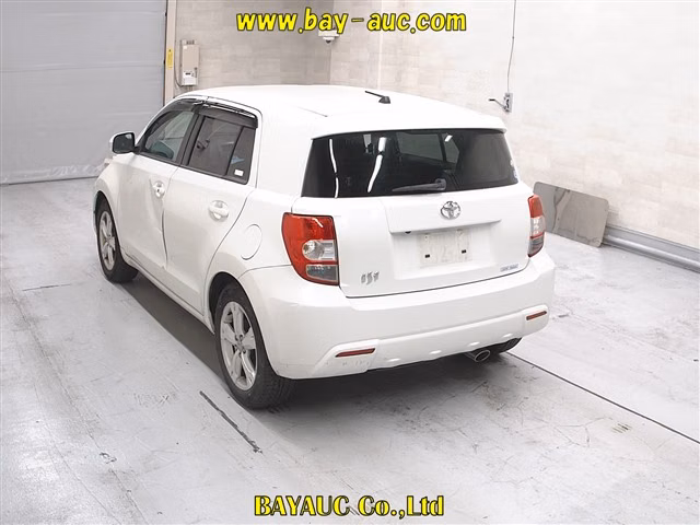 TOYOTA IST