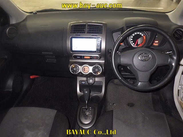 TOYOTA IST