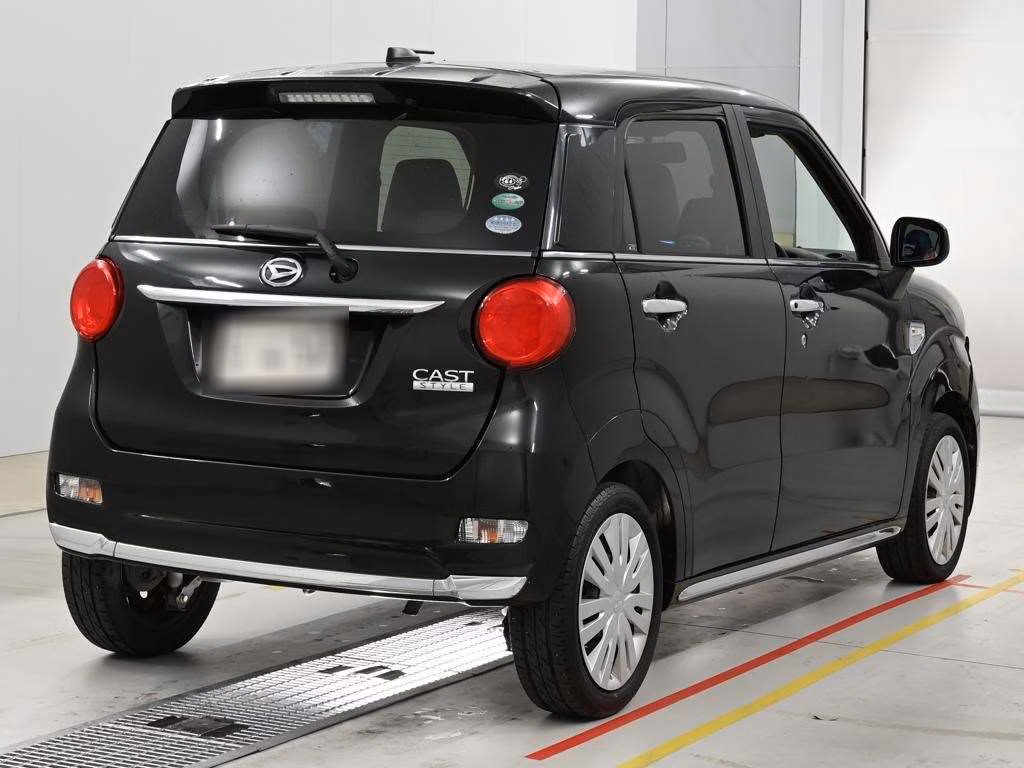 DAIHATSU CAST