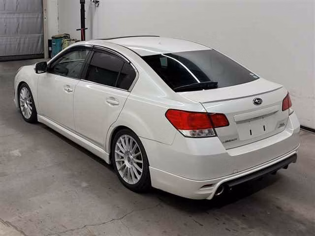 SUBARU LEGACY B4