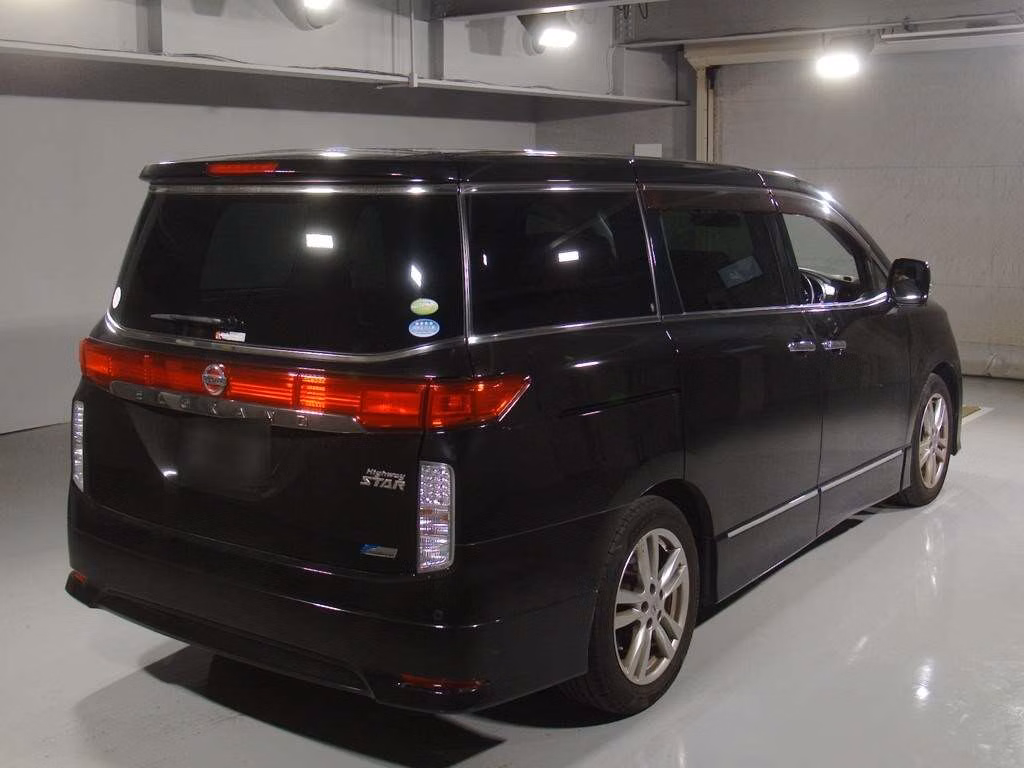 NISSAN ELGRAND