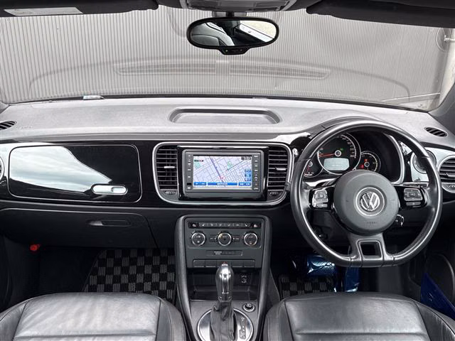 VOLKSWAGEN BEETLE
