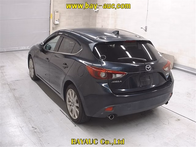MAZDA AXELA