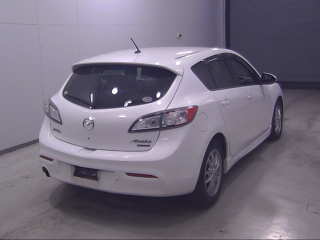 MAZDA AXELA