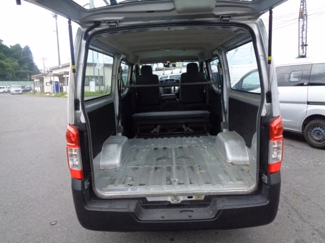 NISSAN NV350 CARAVAN