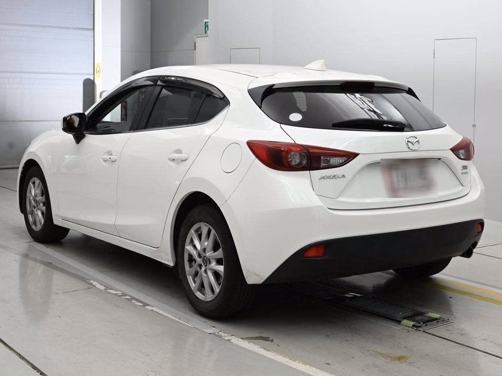 MAZDA AXELA