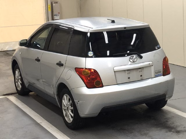 TOYOTA IST