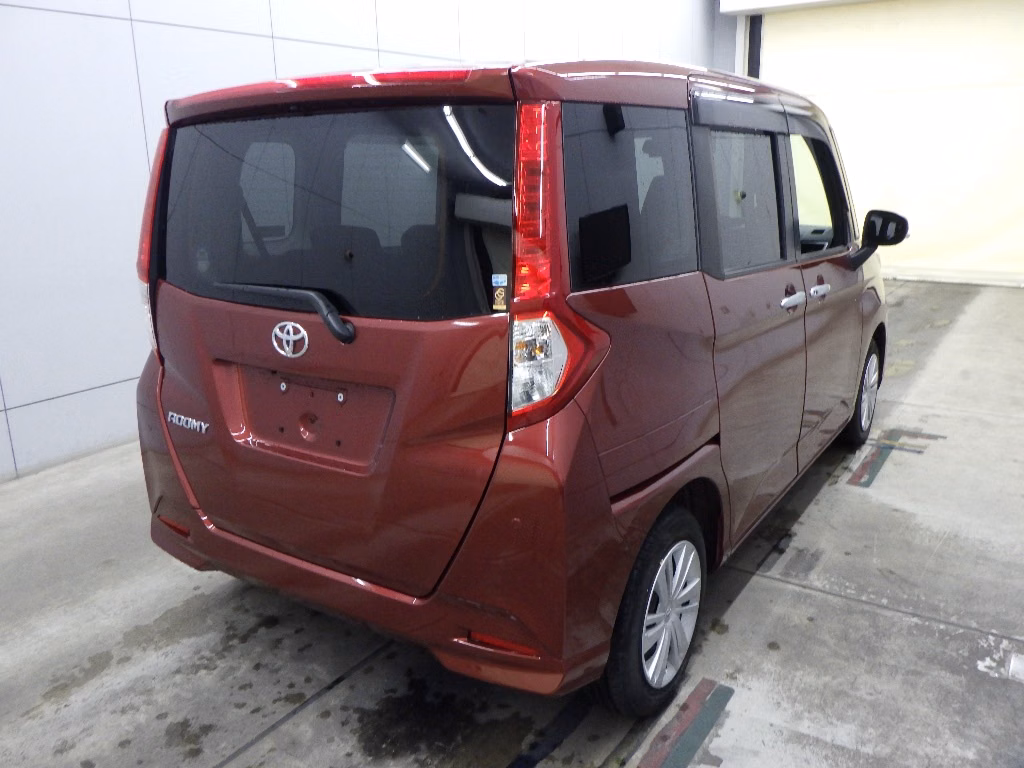 TOYOTA ROOMY