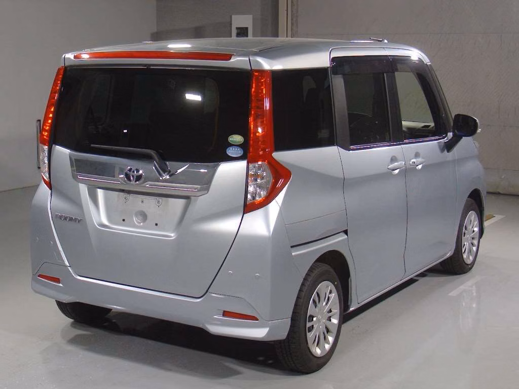 TOYOTA ROOMY