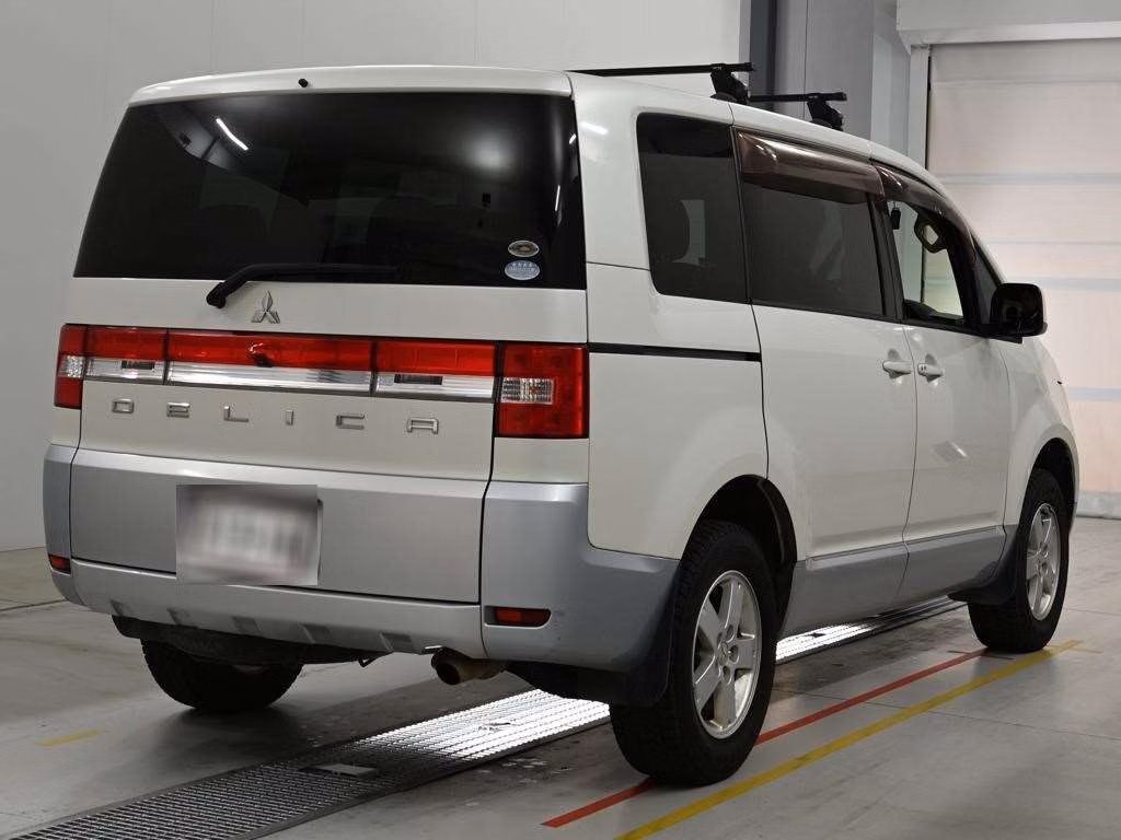 MITSUBISHI DELICA D:5