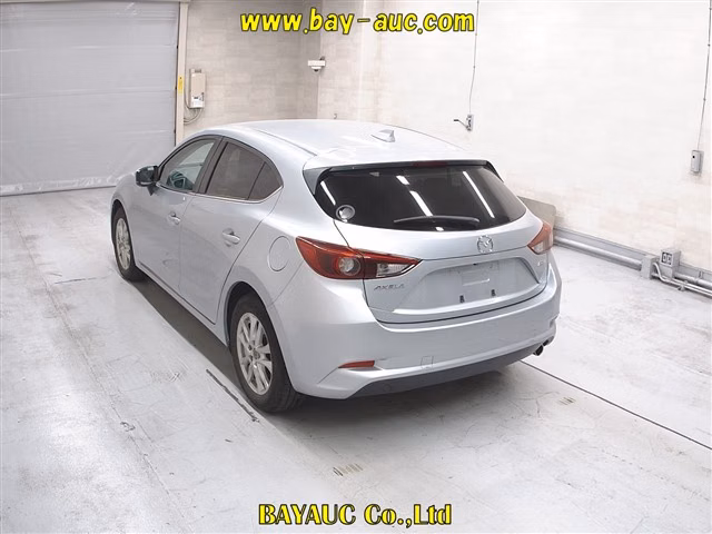 MAZDA AXELA