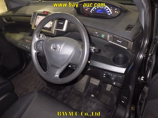 HONDA FREED SPIKE