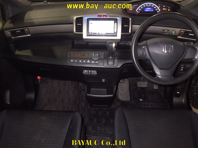 HONDA FREED SPIKE