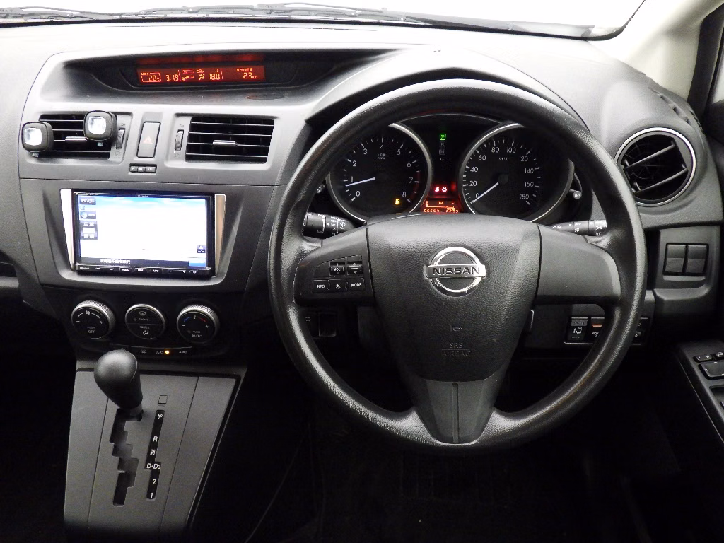 NISSAN LAFESTA