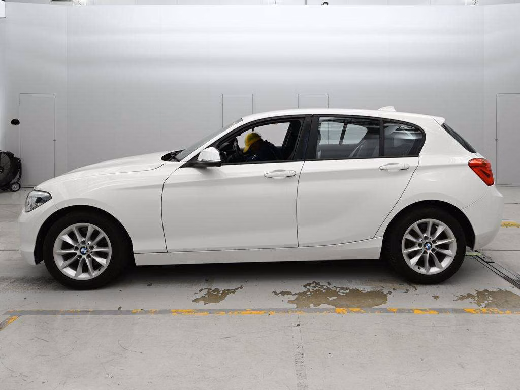 BMW 1-SERIES