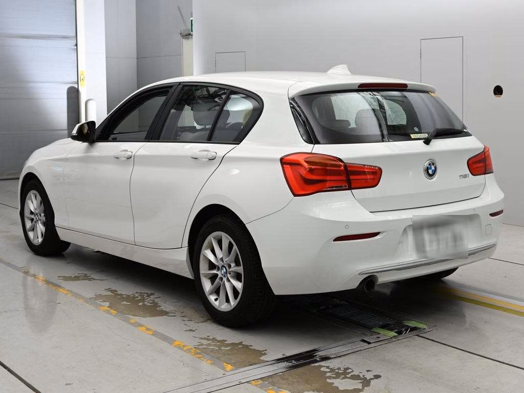 BMW 1-SERIES