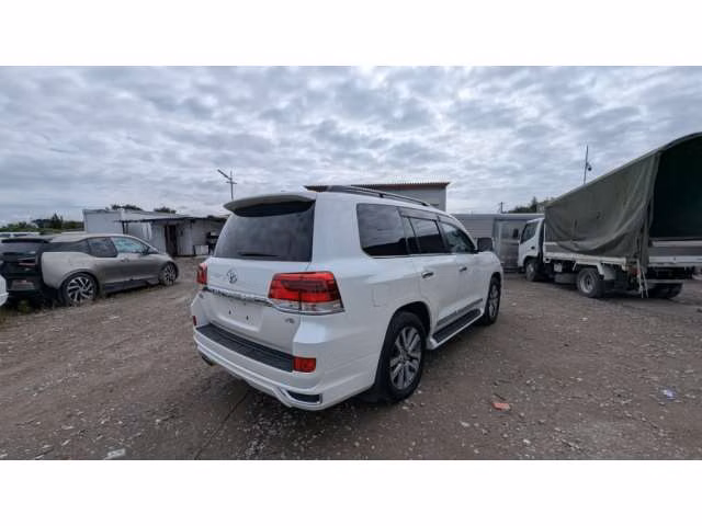 TOYOTA LAND CRUISER