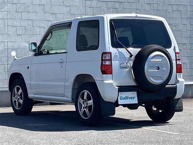 MITSUBISHI PAJERO MINI
