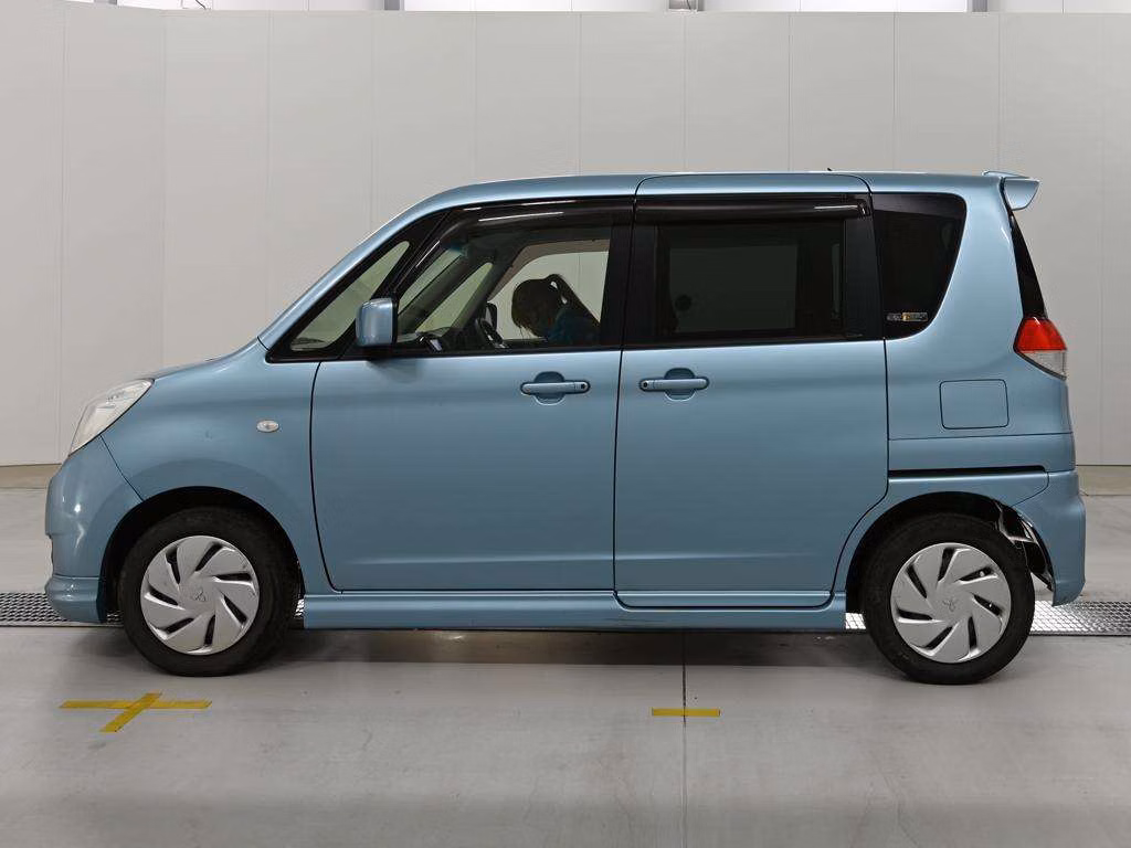 MITSUBISHI DELICA D:2