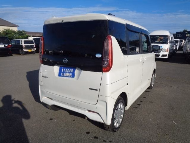 NISSAN ROOX