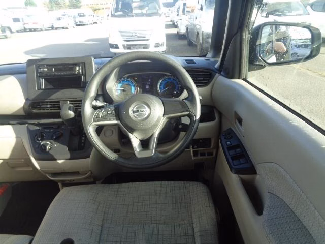 NISSAN ROOX