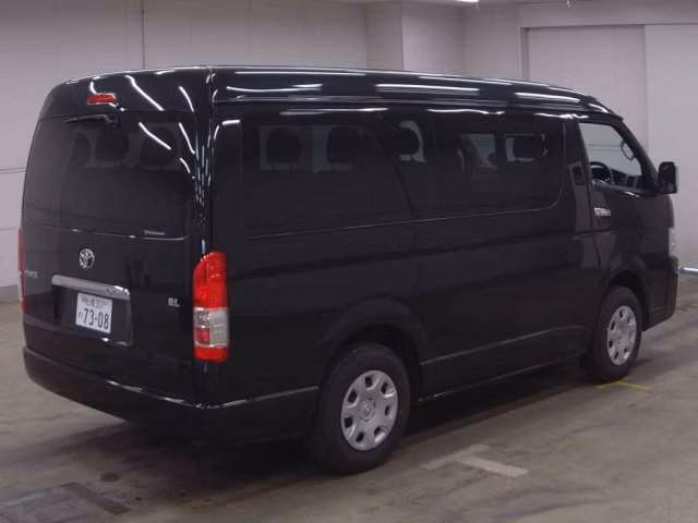 TOYOTA HIACE