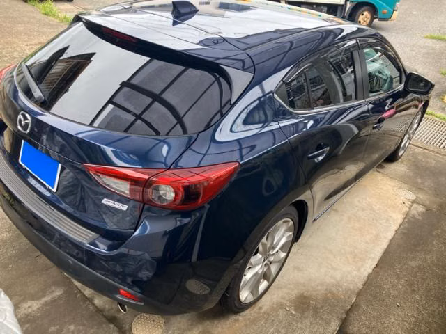 MAZDA AXELA