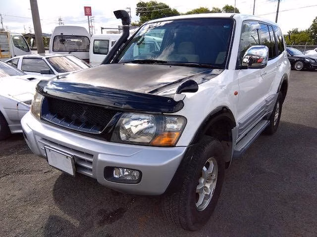 MITSUBISHI PAJERO
