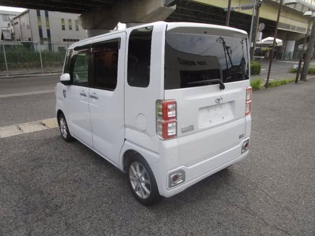 TOYOTA PIXIS MEGA