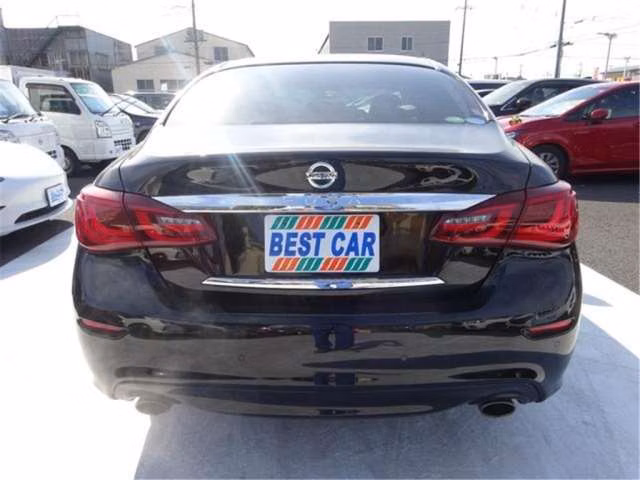 NISSAN FUGA