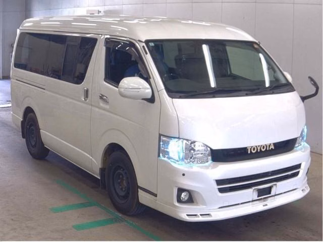 TOYOTA REGIUS ACE
