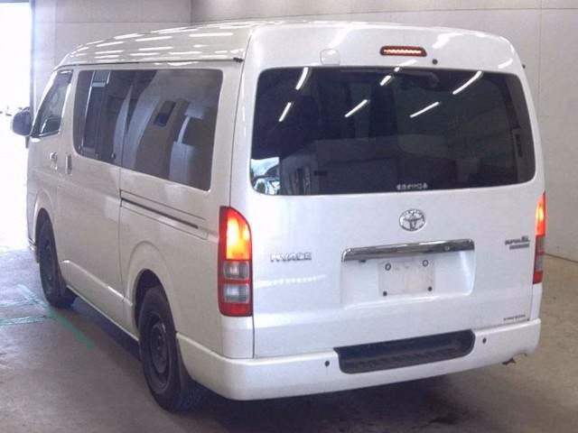 TOYOTA REGIUS ACE